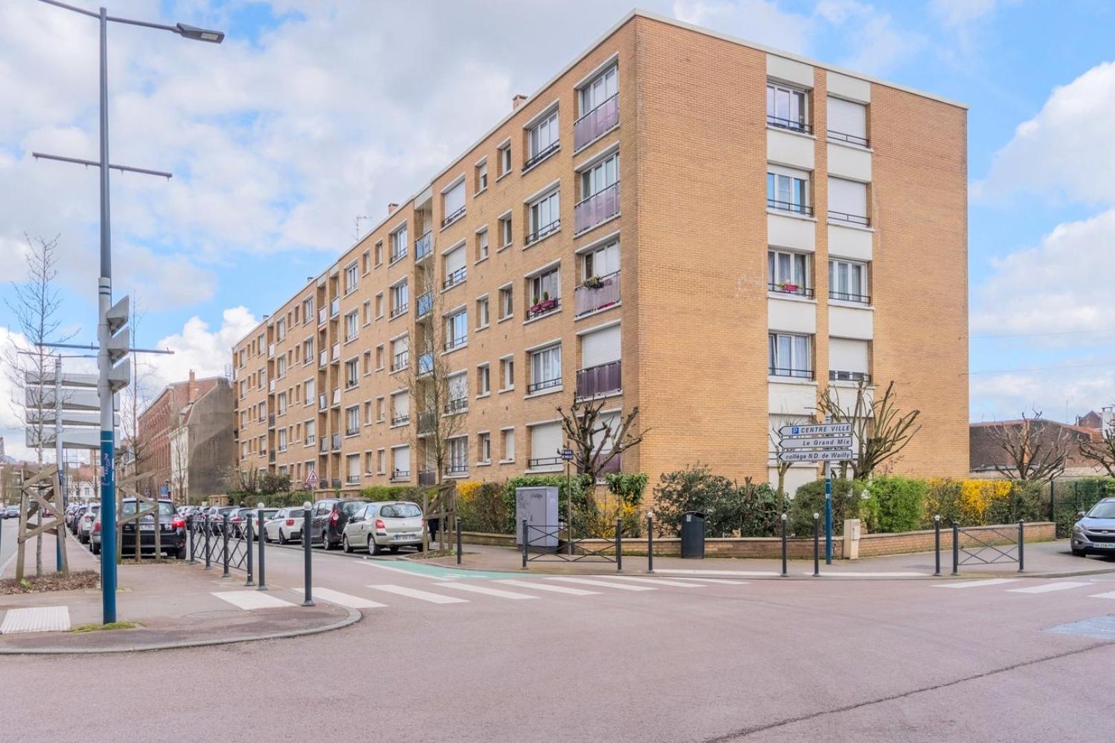 One Bedroom With Balcony, Center Apartment Tourcoing